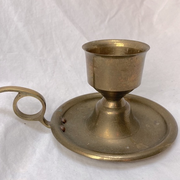 CLASSIC Old Fashioned Antique Brass Candle Holder! - Picture 2 of 4